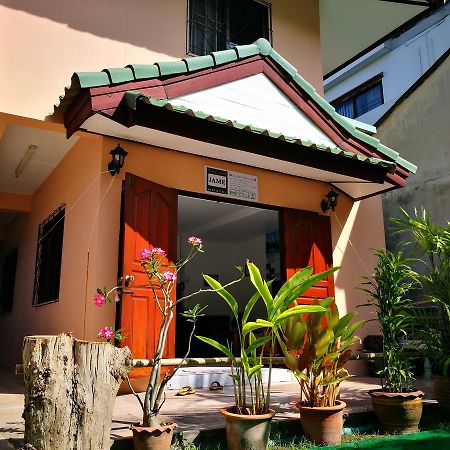 Stay With Jame Hostel Chiang Mai Exterior foto